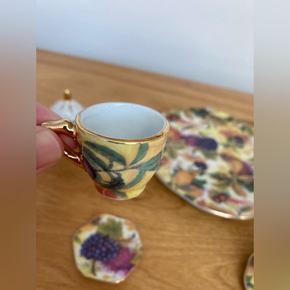 Tea Set - Picture 7 of 16